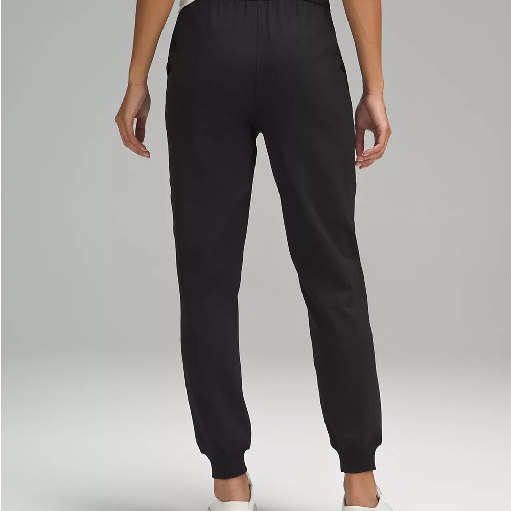 Lululemon Stretch High-Rise Jogger Full Length Size 4 Black